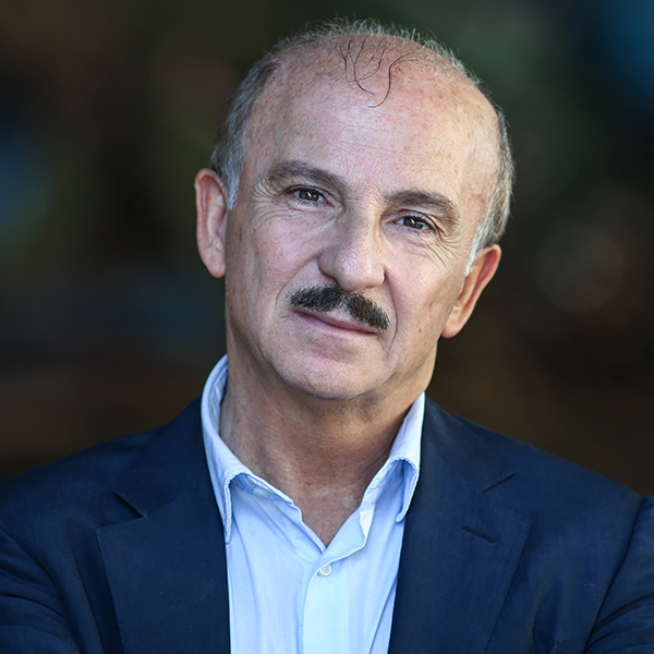 Carlo Buccirosso - L'erba del vicino è sempre più verde - Teatro Manzoni Milano
